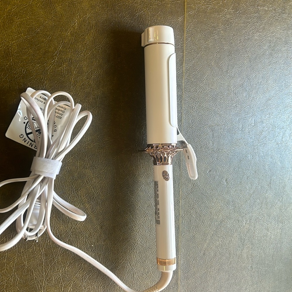 T3 curling iron
